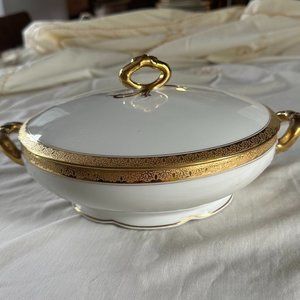 Higgins & Seiter Round Serving Dish with Lid, Gold, 8 in